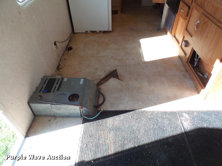 image for item DA6405 2006 Gulf Stream camper