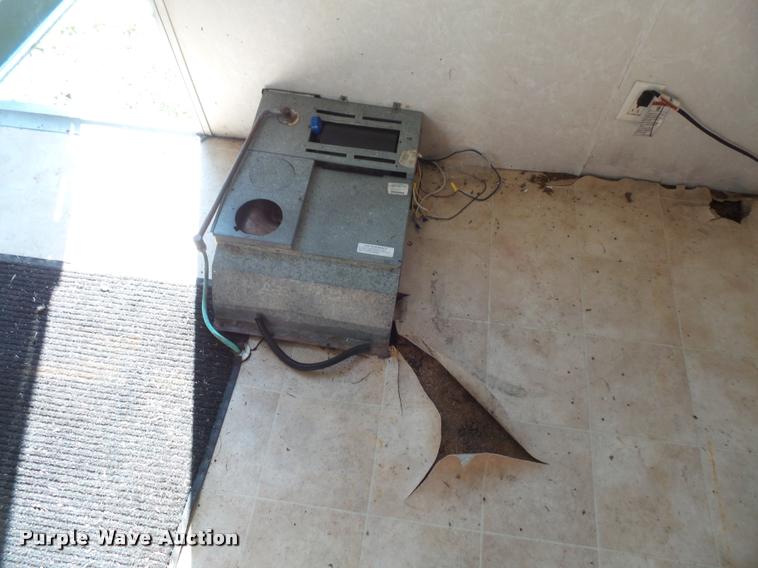 image for item DA6405 2006 Gulf Stream camper