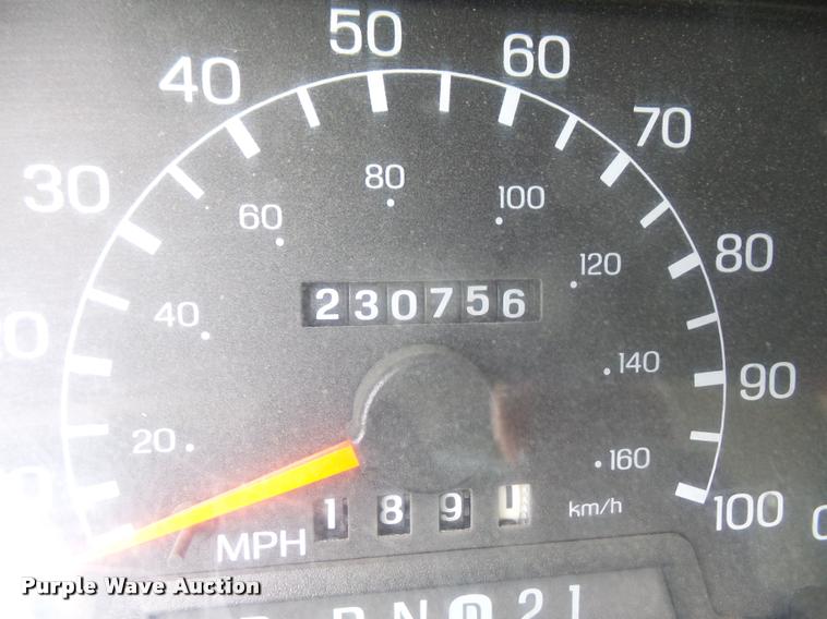 image for item DA6420 1999 Ford F350 Super Duty dump bed pickup truck