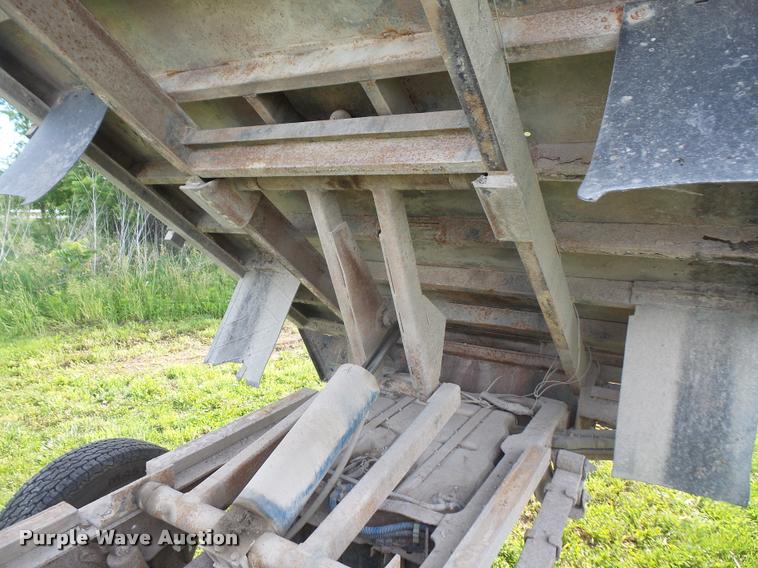 image for item DA6420 1999 Ford F350 Super Duty dump bed pickup truck