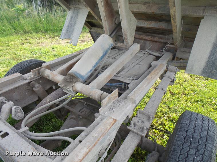 image for item DA6420 1999 Ford F350 Super Duty dump bed pickup truck