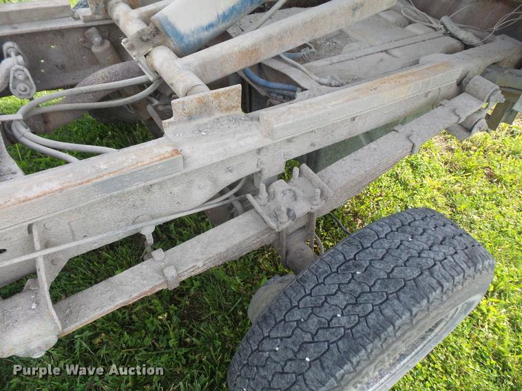 image for item DA6420 1999 Ford F350 Super Duty dump bed pickup truck