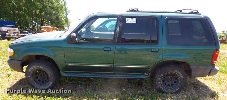 image for item DA6425 1999 Ford Explorer SUV