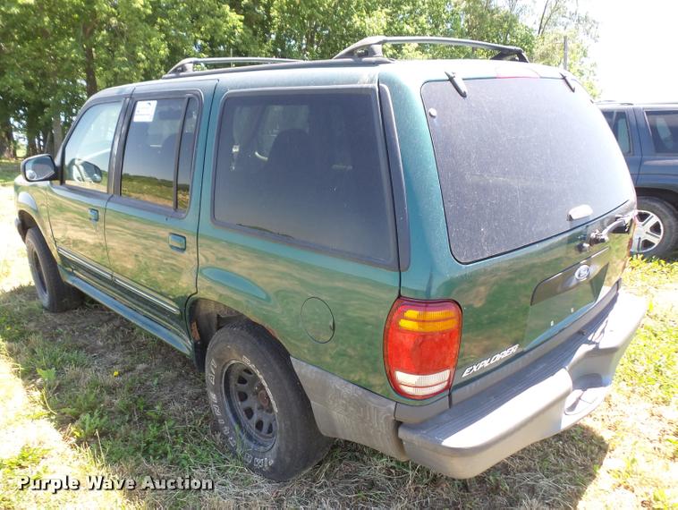 image for item DA6425 1999 Ford Explorer SUV