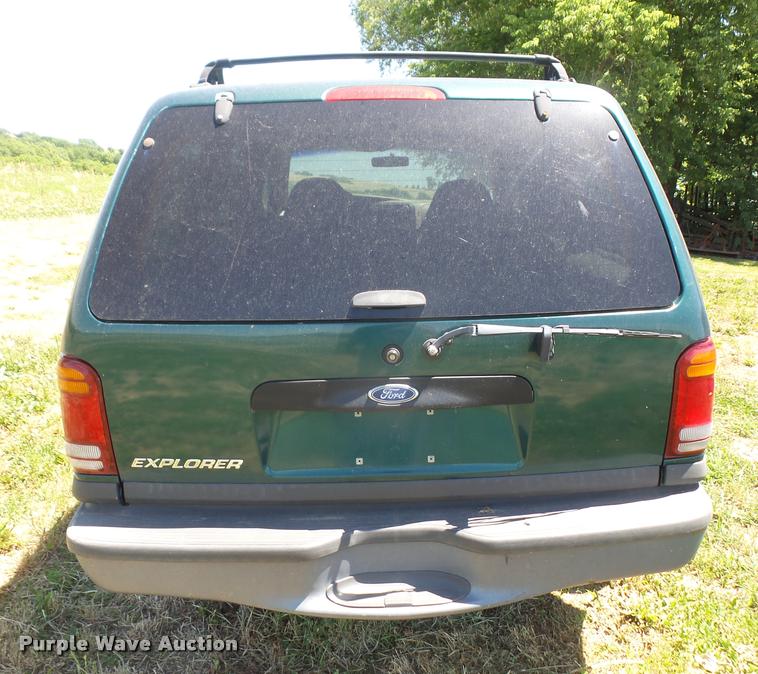 image for item DA6425 1999 Ford Explorer SUV