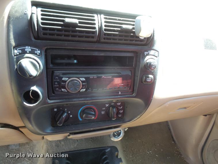 image for item DA6425 1999 Ford Explorer SUV