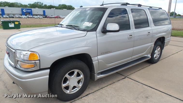 image for item DA7908 2005 GMC Yukon Denali SUV