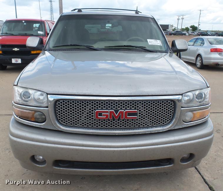 image for item DA7908 2005 GMC Yukon Denali SUV