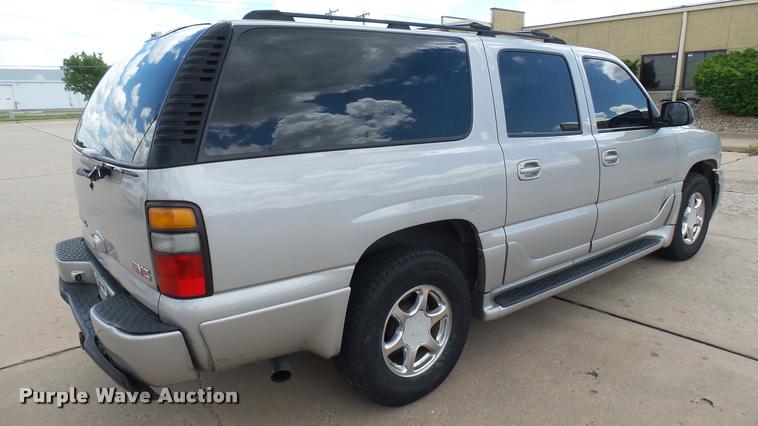 image for item DA7908 2005 GMC Yukon Denali SUV