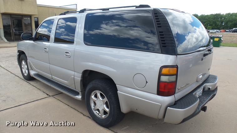 image for item DA7908 2005 GMC Yukon Denali SUV