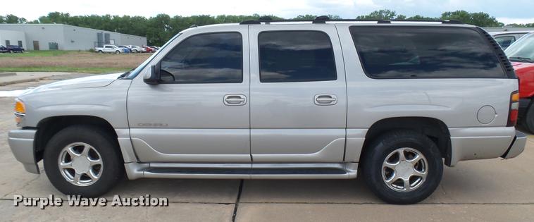 image for item DA7908 2005 GMC Yukon Denali SUV