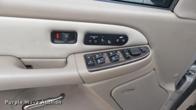 image for item DA7908 2005 GMC Yukon Denali SUV