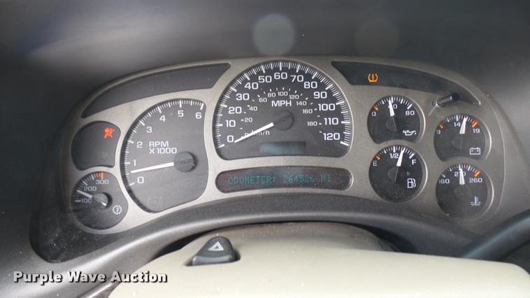 image for item DA7908 2005 GMC Yukon Denali SUV