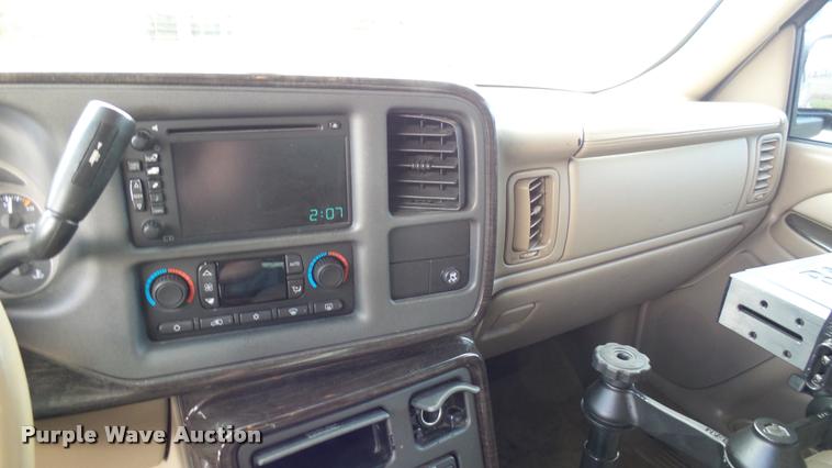 image for item DA7908 2005 GMC Yukon Denali SUV