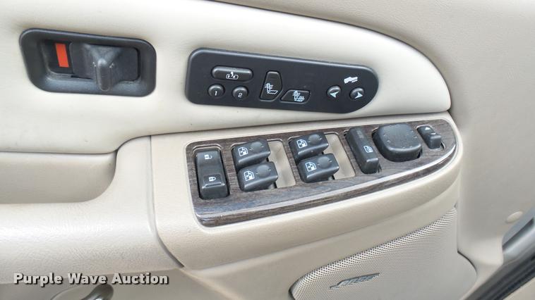 image for item DA7908 2005 GMC Yukon Denali SUV