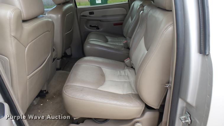 image for item DA7908 2005 GMC Yukon Denali SUV