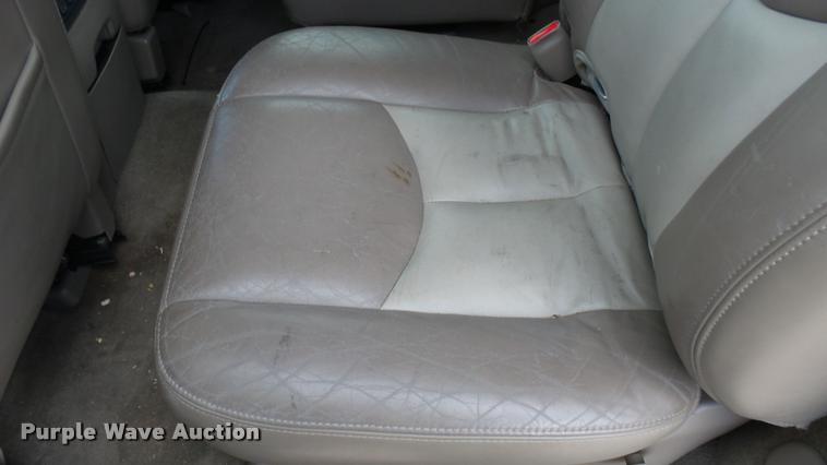 image for item DA7908 2005 GMC Yukon Denali SUV