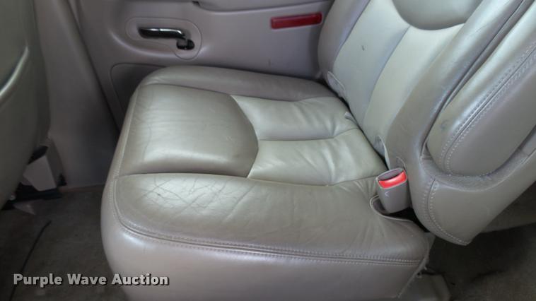 image for item DA7908 2005 GMC Yukon Denali SUV