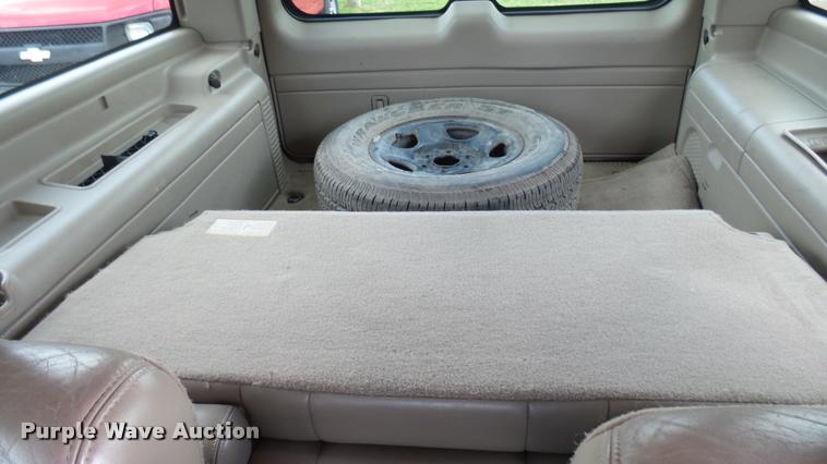 image for item DA7908 2005 GMC Yukon Denali SUV