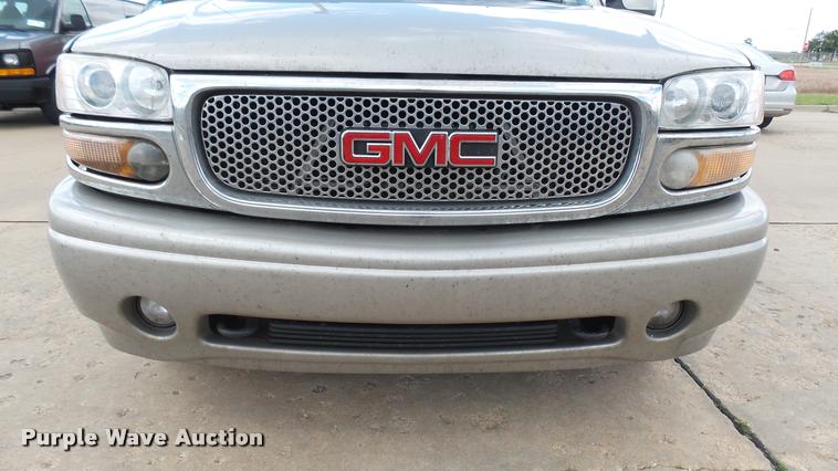 image for item DA7908 2005 GMC Yukon Denali SUV