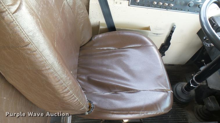 image for item DA7932 1992 Blue Bird TC2000 school bus