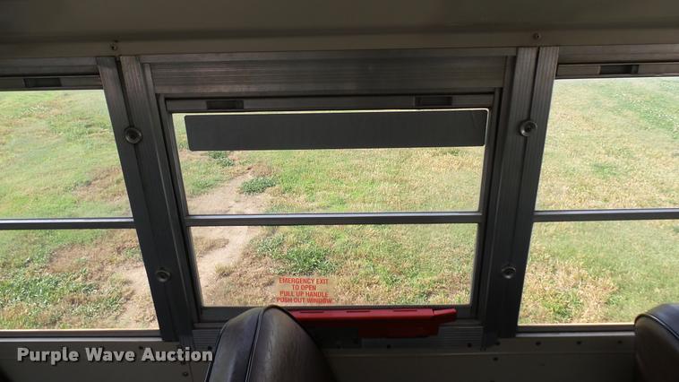 image for item DA7932 1992 Blue Bird TC2000 school bus