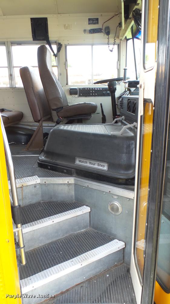 image for item DA7933 1992 Blue Bird TC2000 school bus