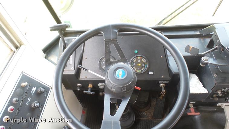 image for item DA7933 1992 Blue Bird TC2000 school bus