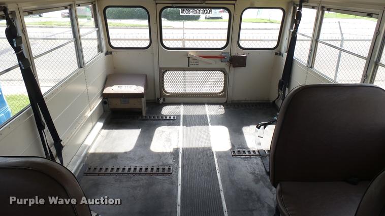 image for item DA7933 1992 Blue Bird TC2000 school bus