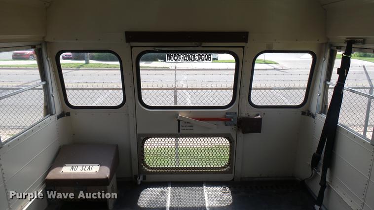 image for item DA7933 1992 Blue Bird TC2000 school bus