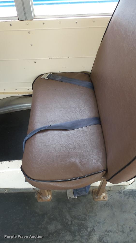 image for item DA7933 1992 Blue Bird TC2000 school bus