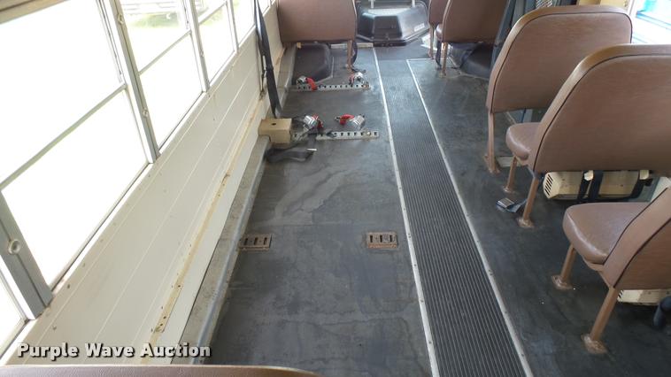 image for item DA7933 1992 Blue Bird TC2000 school bus