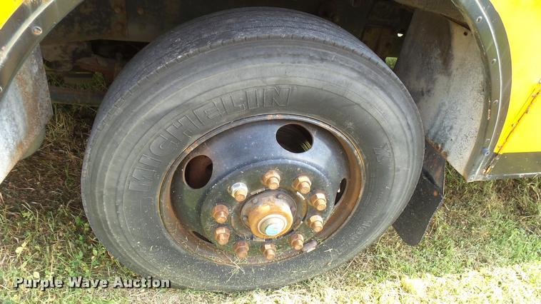 image for item DA7933 1992 Blue Bird TC2000 school bus