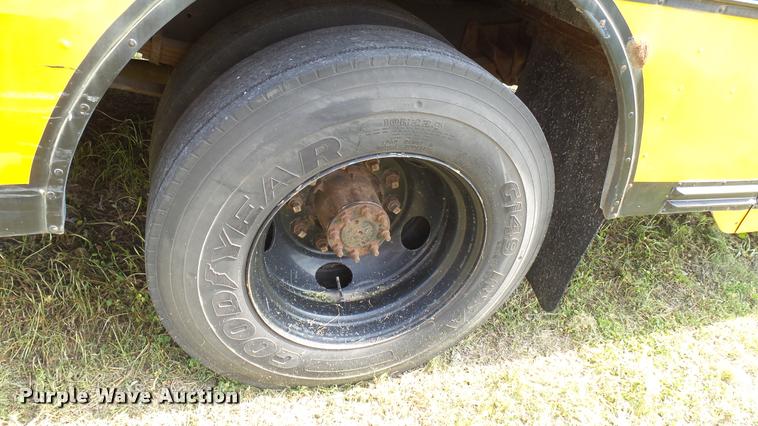 image for item DA7933 1992 Blue Bird TC2000 school bus