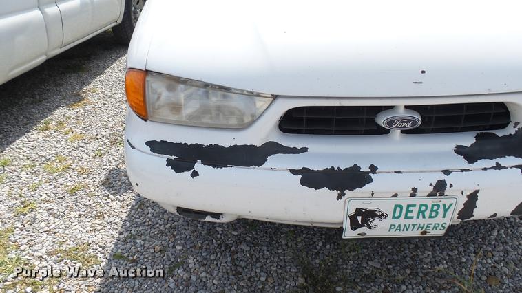 image for item DA7934 1998 Ford Windstar van