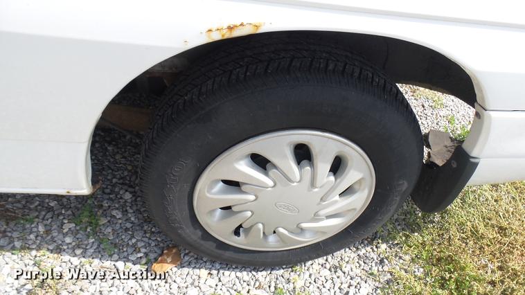 image for item DA7934 1998 Ford Windstar van