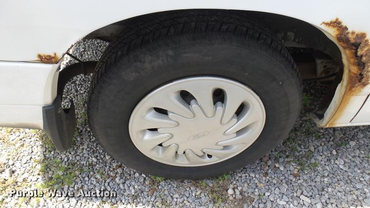 image for item DA7934 1998 Ford Windstar van
