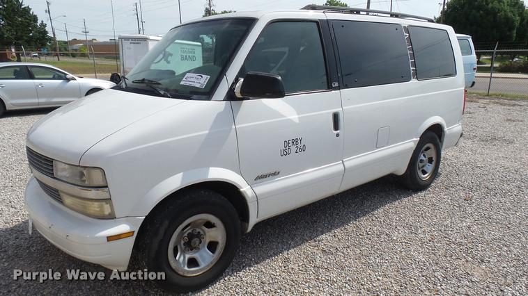 image for item DA7935 2001 Chevrolet Astro van
