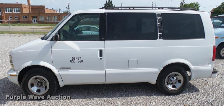 image for item DA7935 2001 Chevrolet Astro van