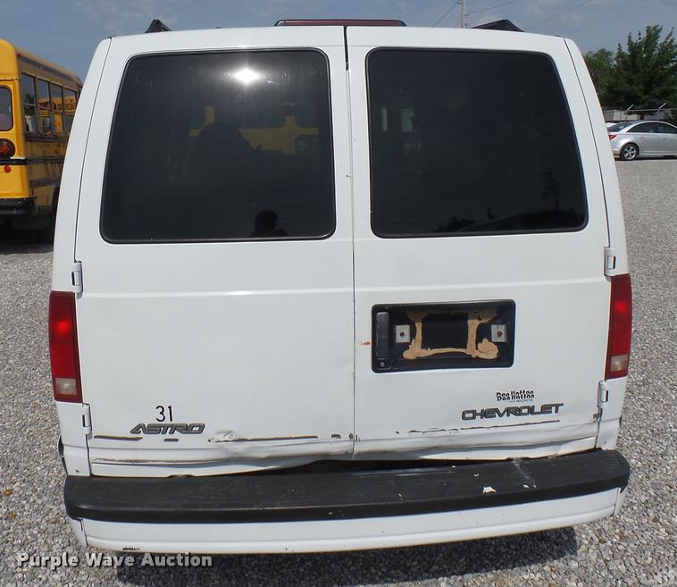 image for item DA7935 2001 Chevrolet Astro van