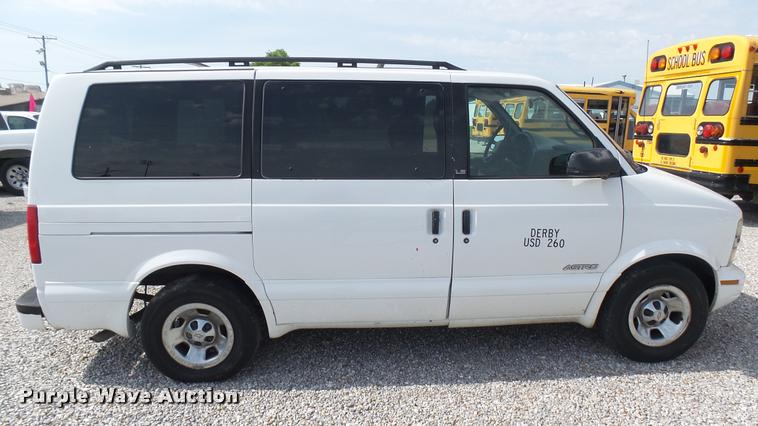 image for item DA7935 2001 Chevrolet Astro van