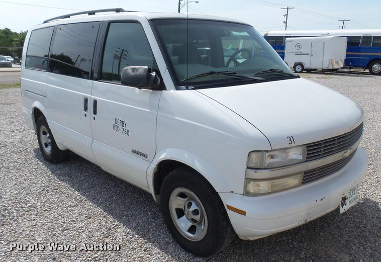 image for item DA7935 2001 Chevrolet Astro van