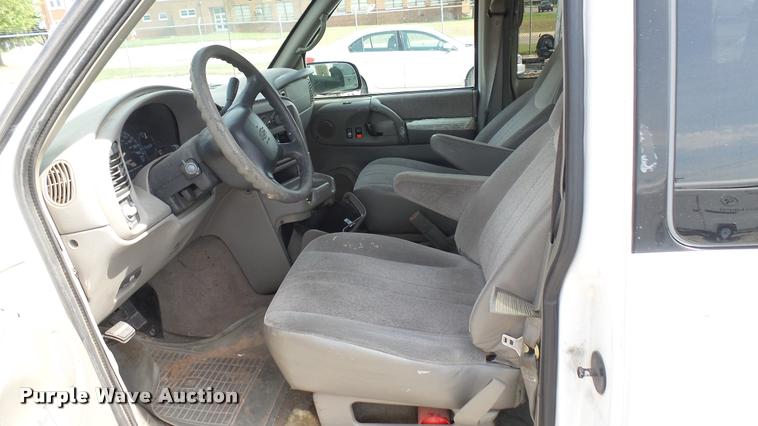 image for item DA7935 2001 Chevrolet Astro van