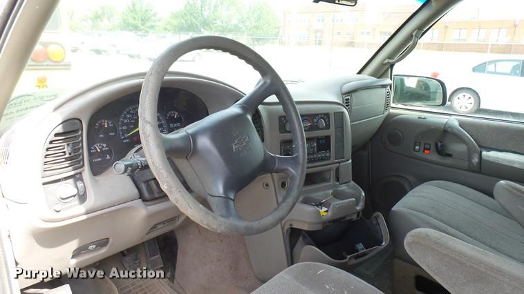 image for item DA7935 2001 Chevrolet Astro van