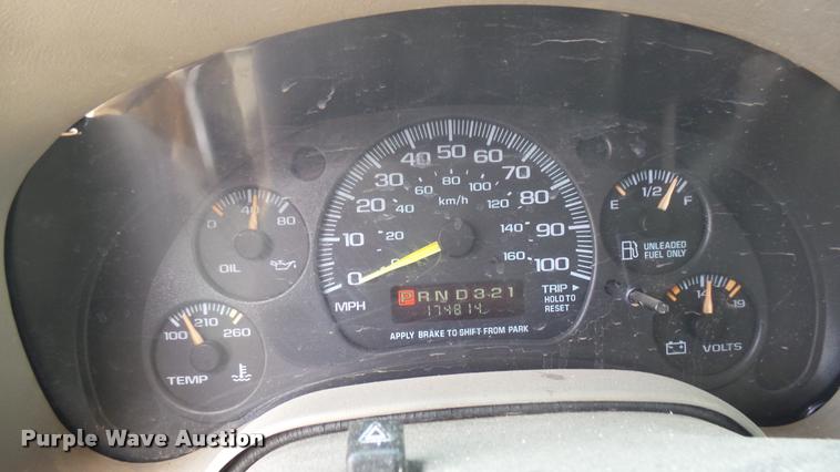 image for item DA7935 2001 Chevrolet Astro van