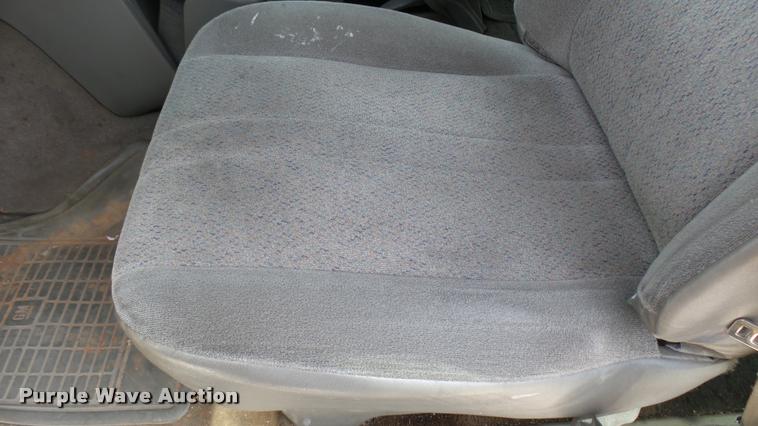 image for item DA7935 2001 Chevrolet Astro van