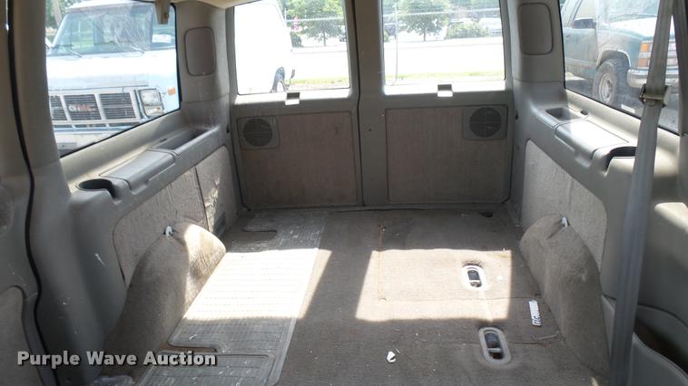 image for item DA7935 2001 Chevrolet Astro van