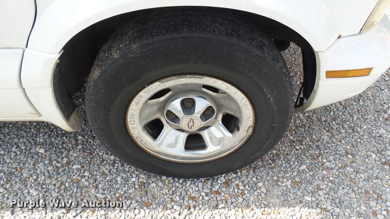 image for item DA7935 2001 Chevrolet Astro van