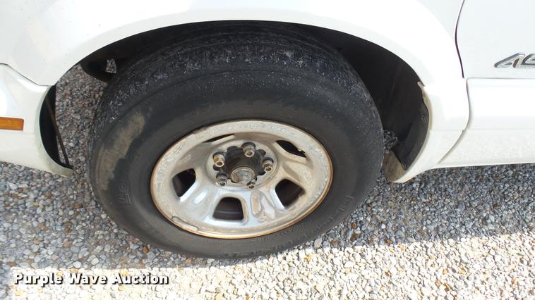 image for item DA7935 2001 Chevrolet Astro van