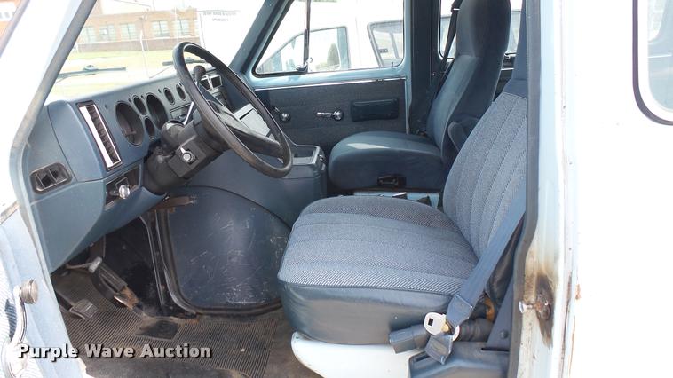 image for item DA7936 1991 GMC Rally 2500 van